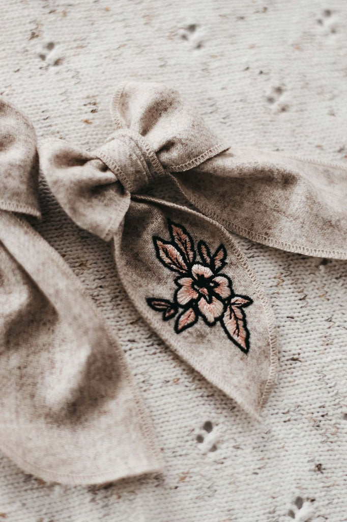 Embroidered Oatmeal Linen Bow-Bencer & Hazelnut-Tiny Trader